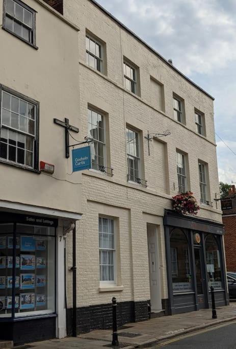 Apartment 6 At Number 8: City Centre, 1 Bedroom, Sofa Bed In Lounge Canterbury Exteriör bild
