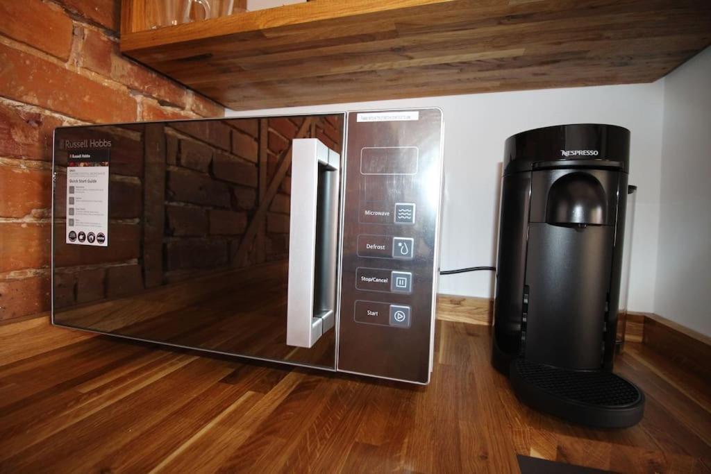 Apartment 6 At Number 8: City Centre, 1 Bedroom, Sofa Bed In Lounge Canterbury Exteriör bild
