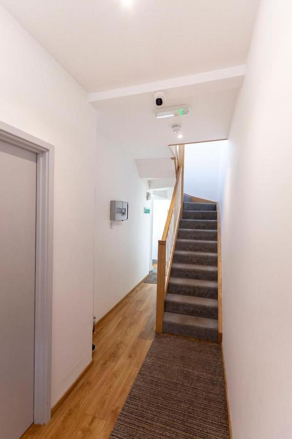 Apartment 6 At Number 8: City Centre, 1 Bedroom, Sofa Bed In Lounge Canterbury Exteriör bild