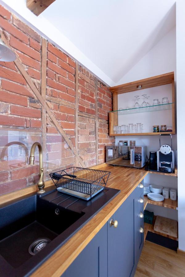 Apartment 6 At Number 8: City Centre, 1 Bedroom, Sofa Bed In Lounge Canterbury Exteriör bild