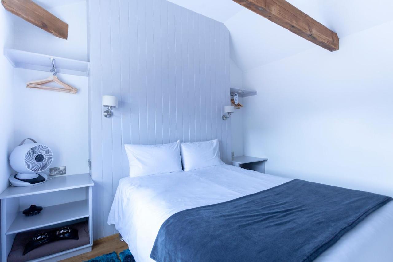 Apartment 6 At Number 8: City Centre, 1 Bedroom, Sofa Bed In Lounge Canterbury Exteriör bild