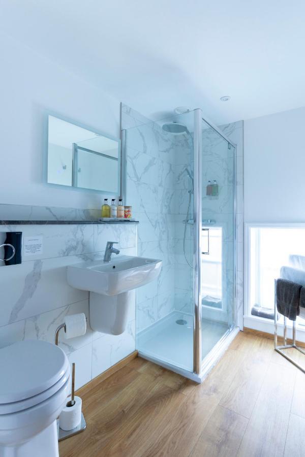 Apartment 6 At Number 8: City Centre, 1 Bedroom, Sofa Bed In Lounge Canterbury Exteriör bild